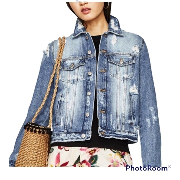 ZARA Distressed Medium Wash Denim Jean Jacket Size Medium Blogger Favorite - Picture 2 of 5